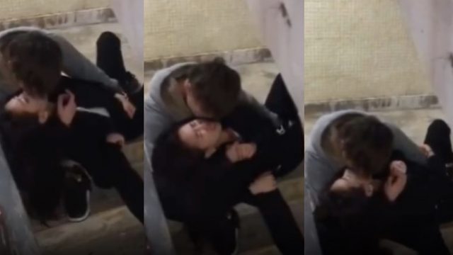 港女後樓梯被撩下體 表情超淫蕩好享受