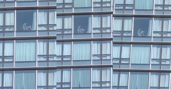 大陸男女酒店拉開窗簾性愛被偷影