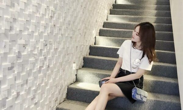 高級櫃姐服務佳 又舔又吸好投入